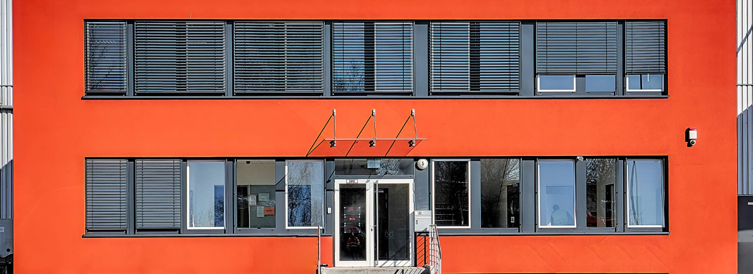 Eingang zum Büro von Unilok Logistik GmbH